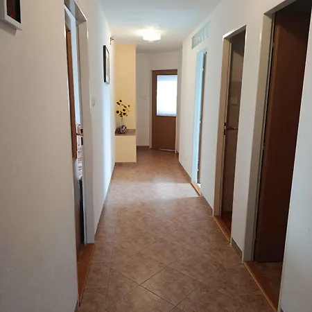 بيت للعطل In 1383 Skrdlovice